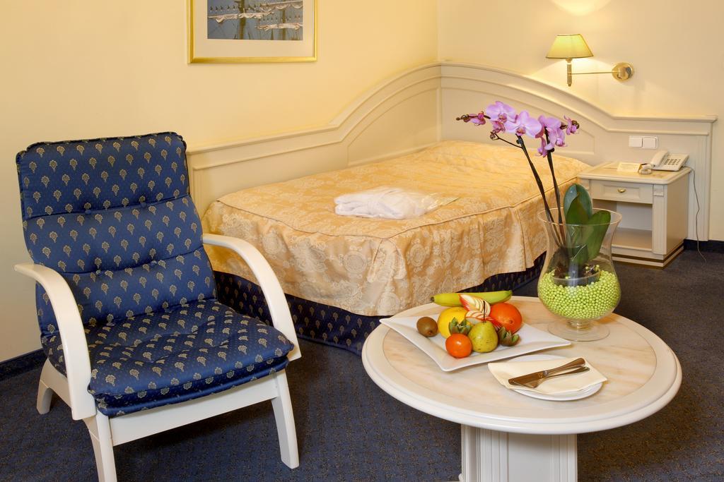 Ensana Hotel Pacifik Marianske Lazne Luaran gambar