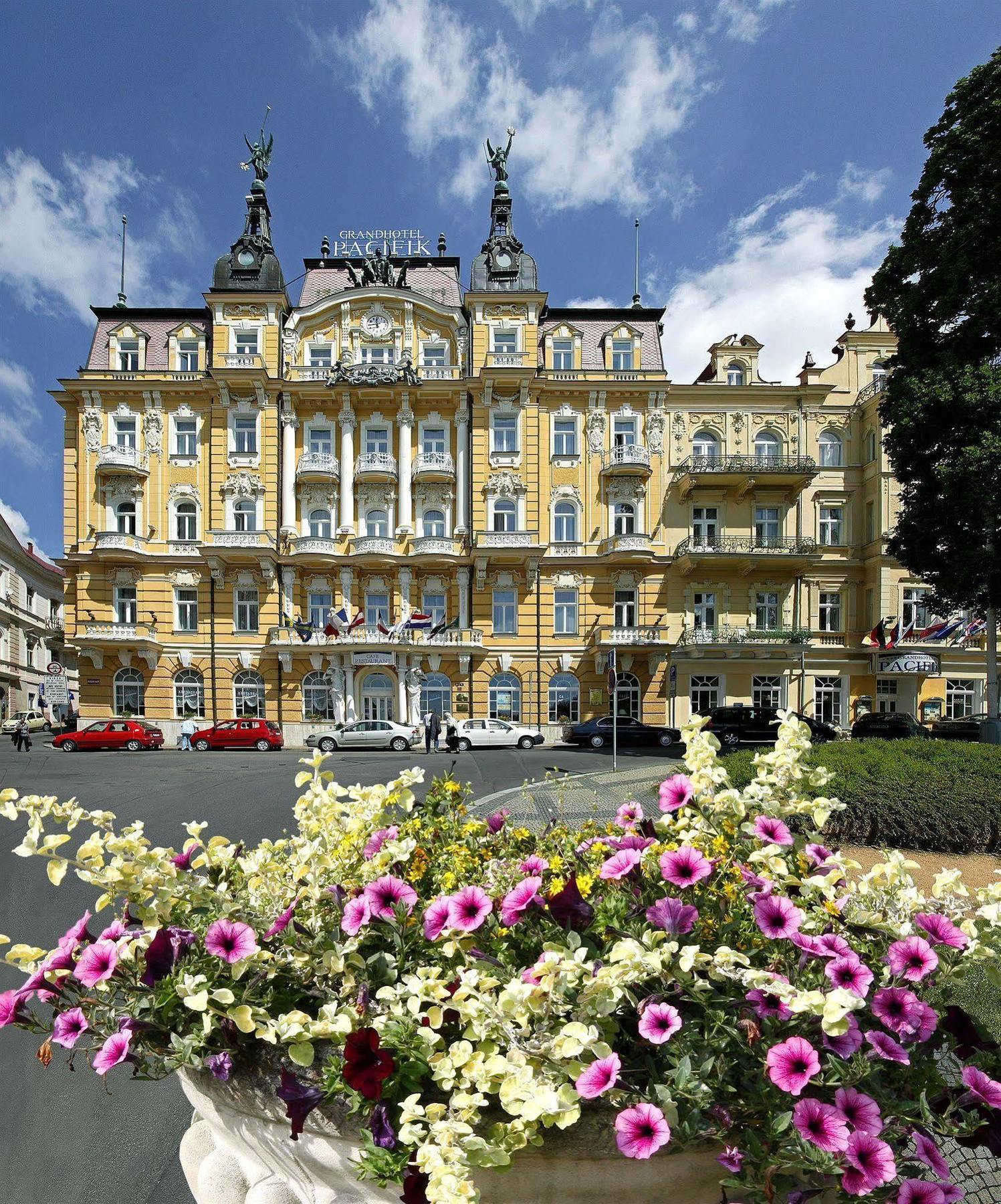 Ensana Hotel Pacifik Marianske Lazne Luaran gambar
